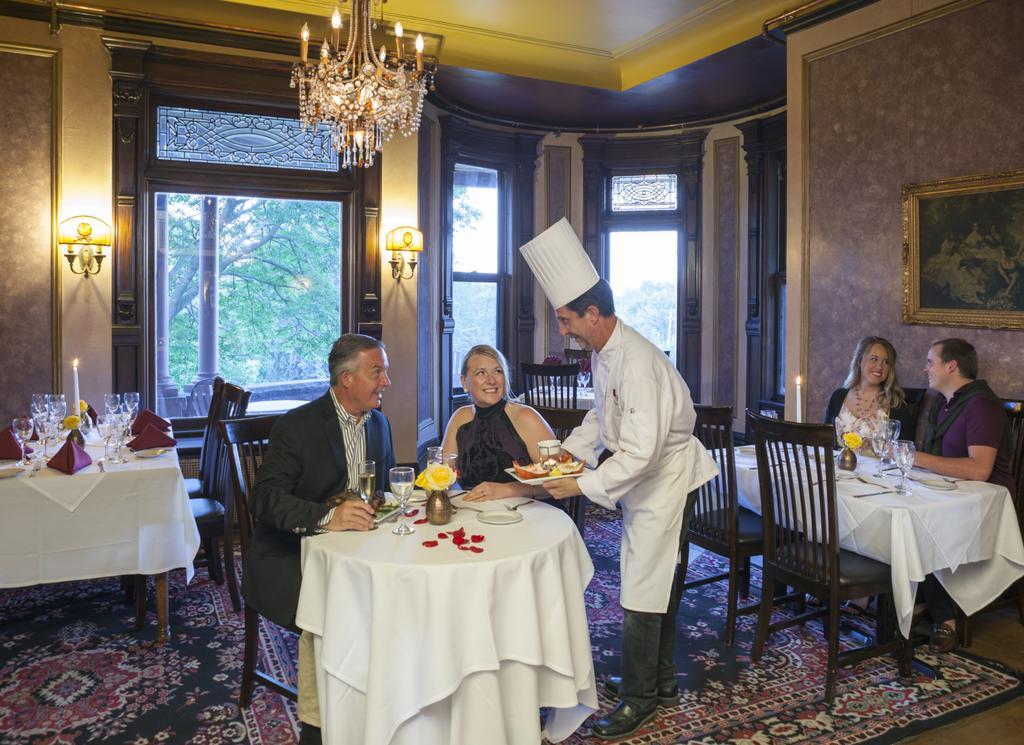 Henderson Castle Inn Kalamazoo Exteriör bild